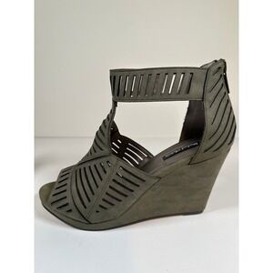 Michael Antonio Kammi Laser Cut Wedge Sandals Size 10 Moss Green